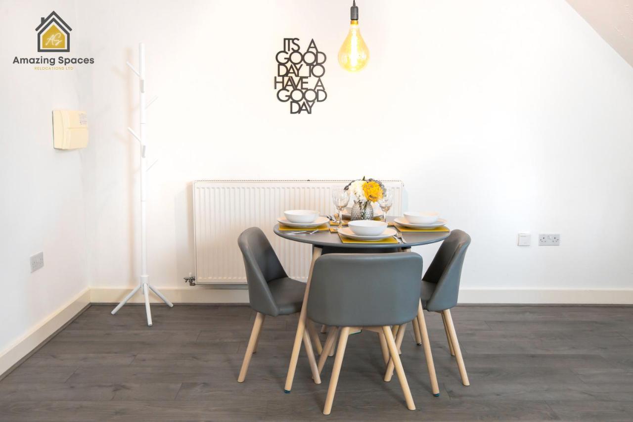 Large Unique 2 Bedroom Duplex Apartment With Private Parking & Free Wifi - Vat Qualifying By Amazing Spaces Relocations Ltd Warrington Exterior foto