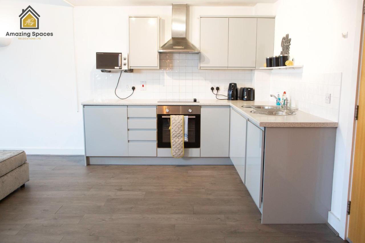 Large Unique 2 Bedroom Duplex Apartment With Private Parking & Free Wifi - Vat Qualifying By Amazing Spaces Relocations Ltd Warrington Exterior foto