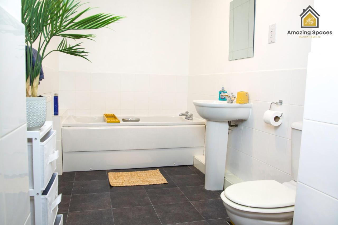 Large Unique 2 Bedroom Duplex Apartment With Private Parking & Free Wifi - Vat Qualifying By Amazing Spaces Relocations Ltd Warrington Exterior foto