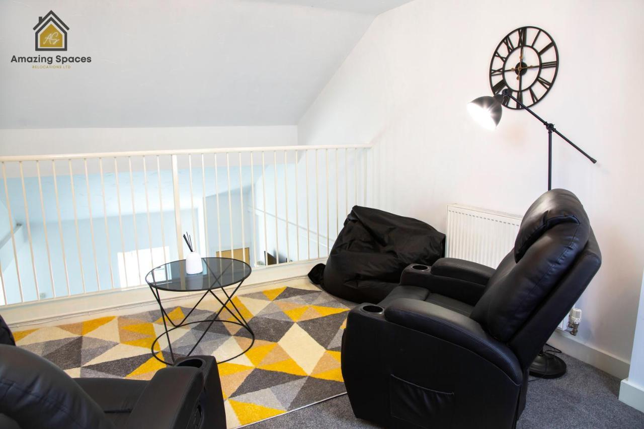 Large Unique 2 Bedroom Duplex Apartment With Private Parking & Free Wifi - Vat Qualifying By Amazing Spaces Relocations Ltd Warrington Exterior foto