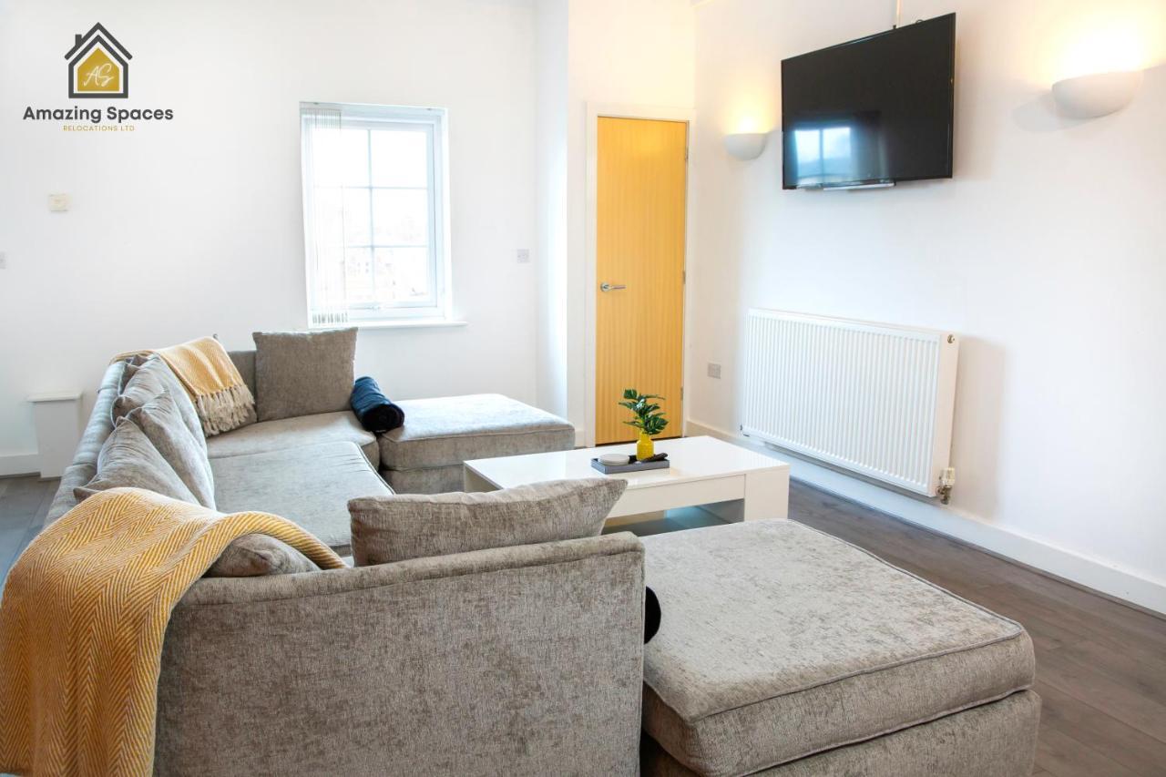 Large Unique 2 Bedroom Duplex Apartment With Private Parking & Free Wifi - Vat Qualifying By Amazing Spaces Relocations Ltd Warrington Exterior foto