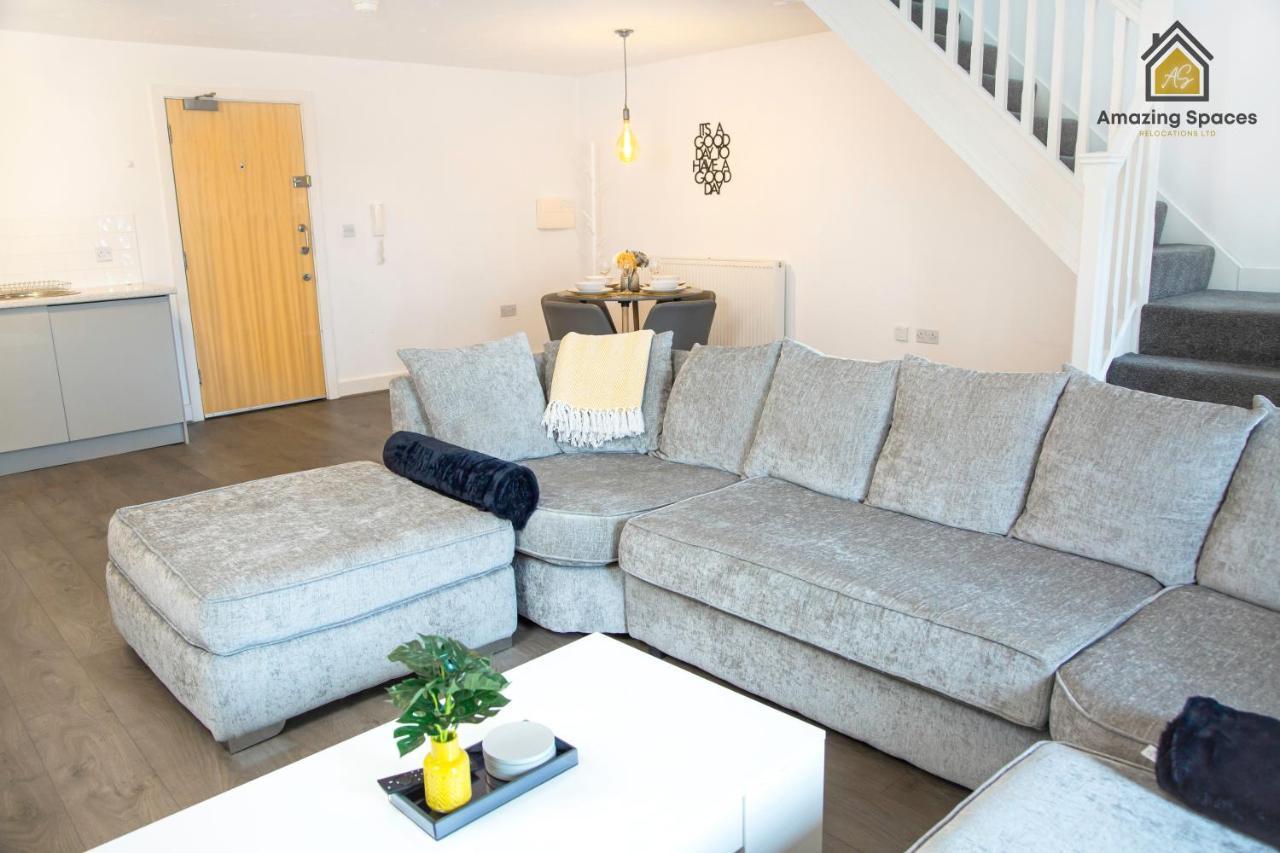 Large Unique 2 Bedroom Duplex Apartment With Private Parking & Free Wifi - Vat Qualifying By Amazing Spaces Relocations Ltd Warrington Exterior foto